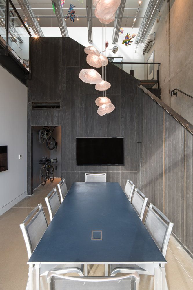 E. 7th Street Shared Office Space: 2120 E 7th St, Austin, TX 78702